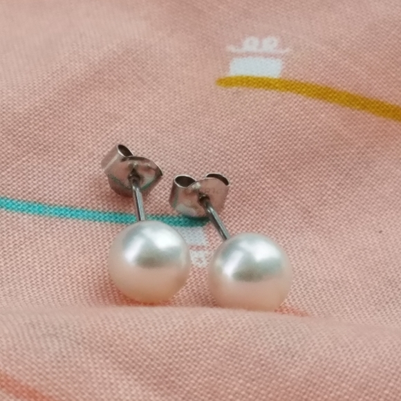 Platinum pearl earrings - Picture 4 of 8